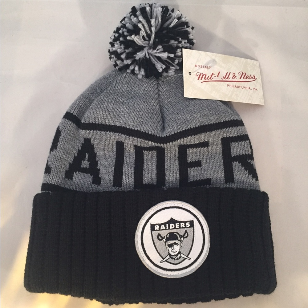 RAIDERS Gray Knit Beanie - Mitchell & Ness
